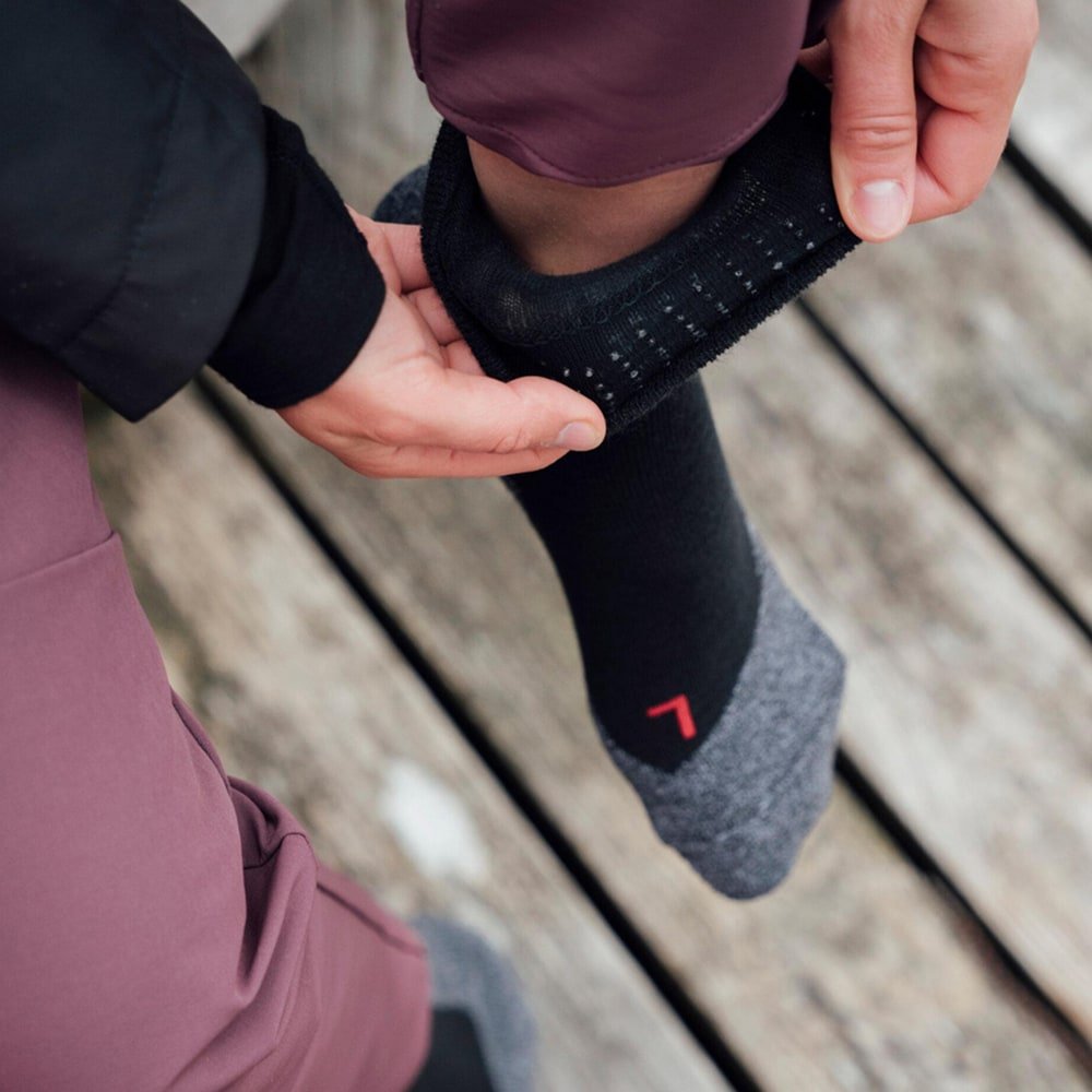 Falke TK2 Sensitive Trekking Vandringsstrumpor Dam Svart 1-pack