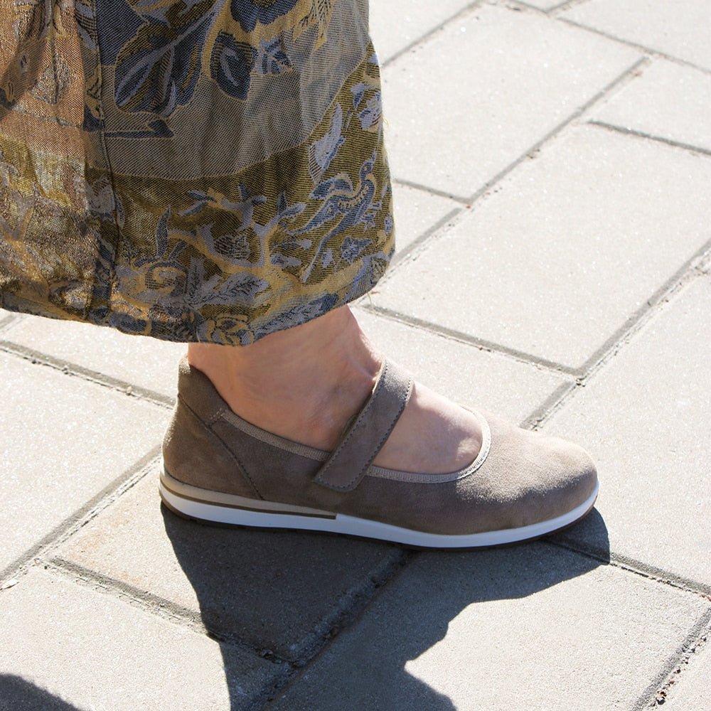 Minfot Ballerinaskor med rem Joyce Stretch Nubuck Stone