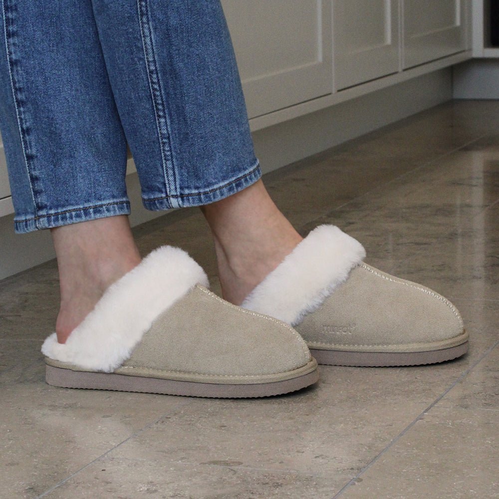 Minfot Fårskinnstofflor Slip-on Duved med sula Sand