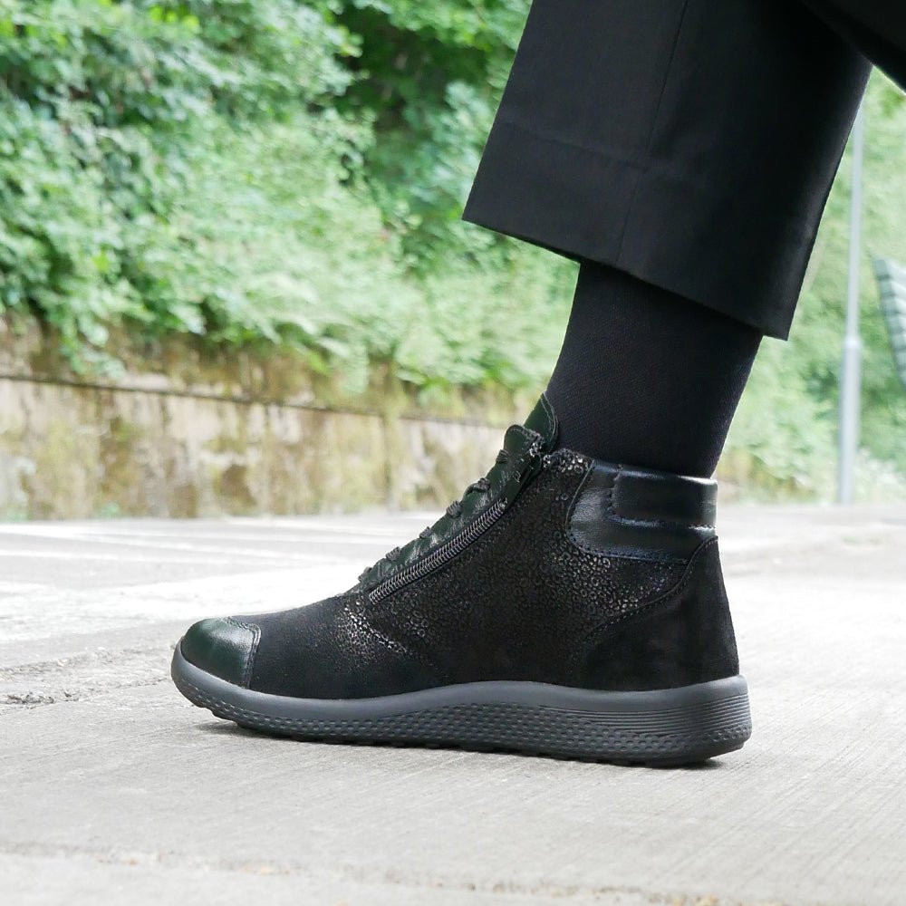 Minfot Way Hög Sneaker Bred Stretch Svart