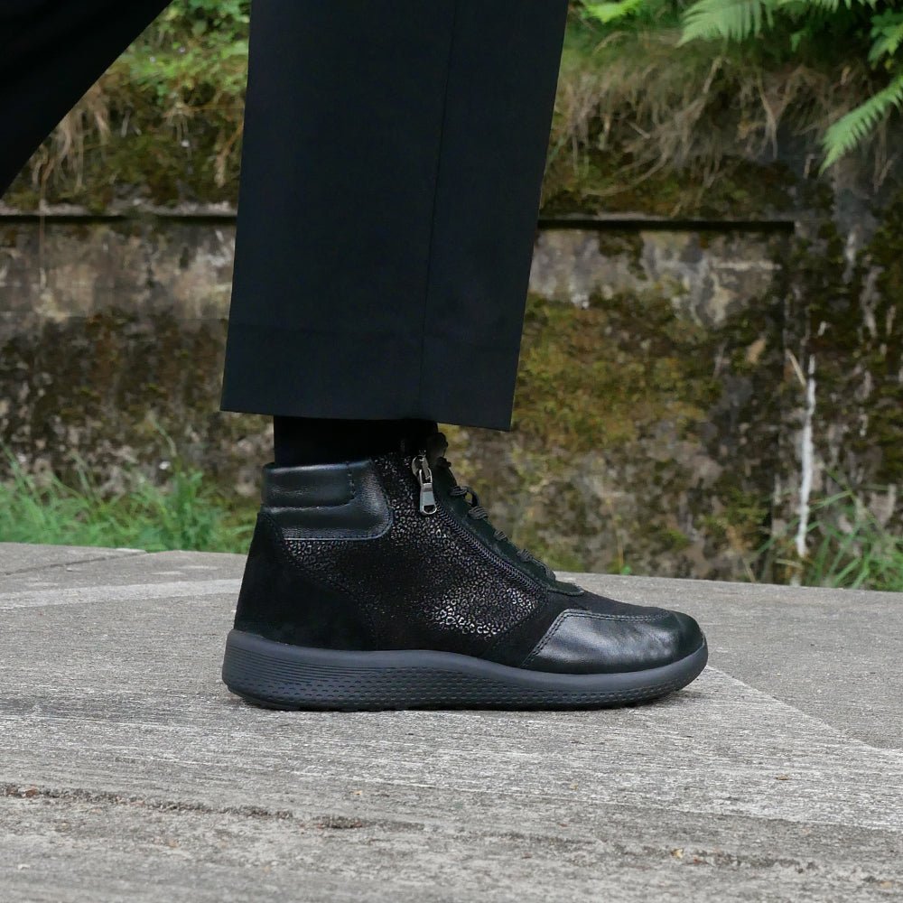Minfot Way Hög Sneaker Bred Stretch Svart