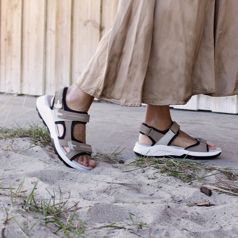 Minfot Nyhamn Sandaler Dam Brown Beige
