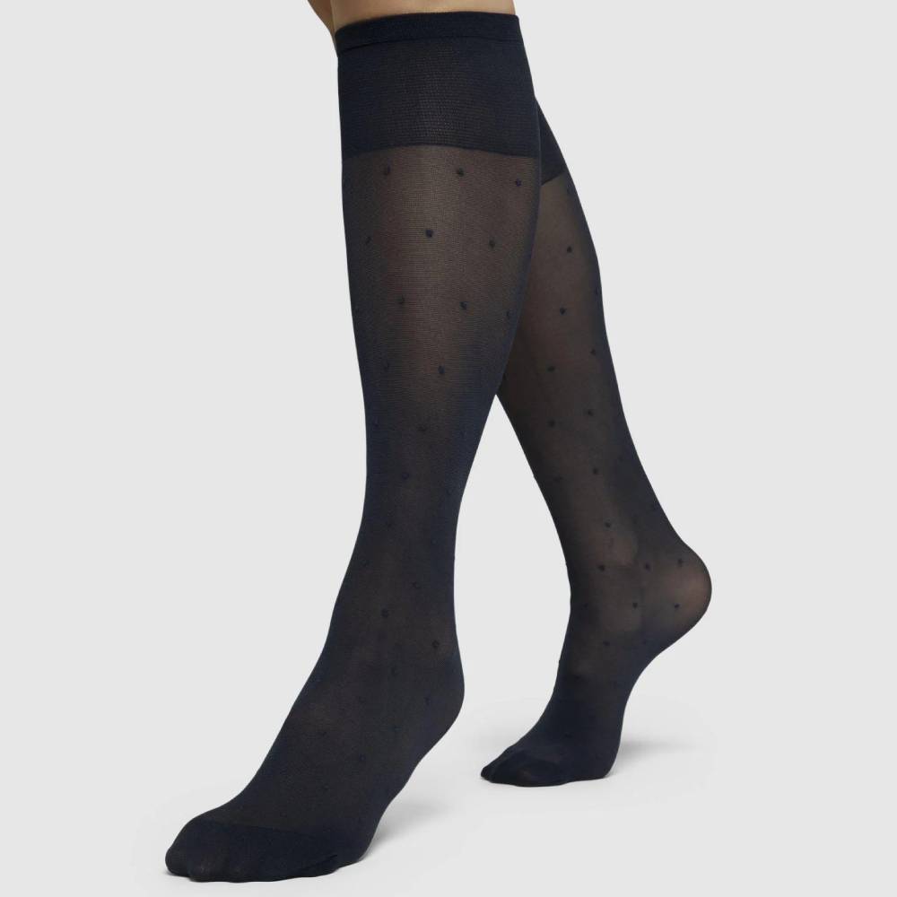 Swedish Stockings Nylonstrumpor Knä Doris Dots Prickig 40 DEN Svart