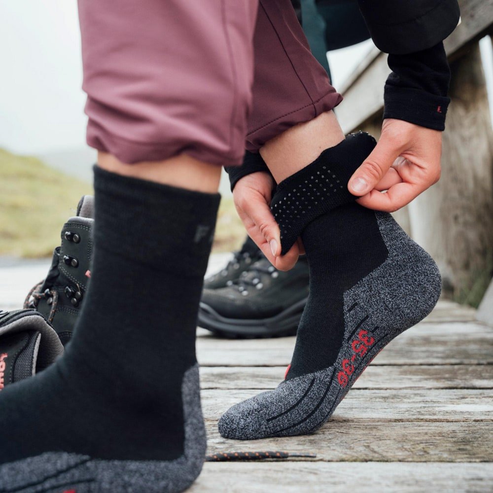 Falke TK2 Sensitive Trekking Vandringsstrumpor Dam Svart 1-pack
