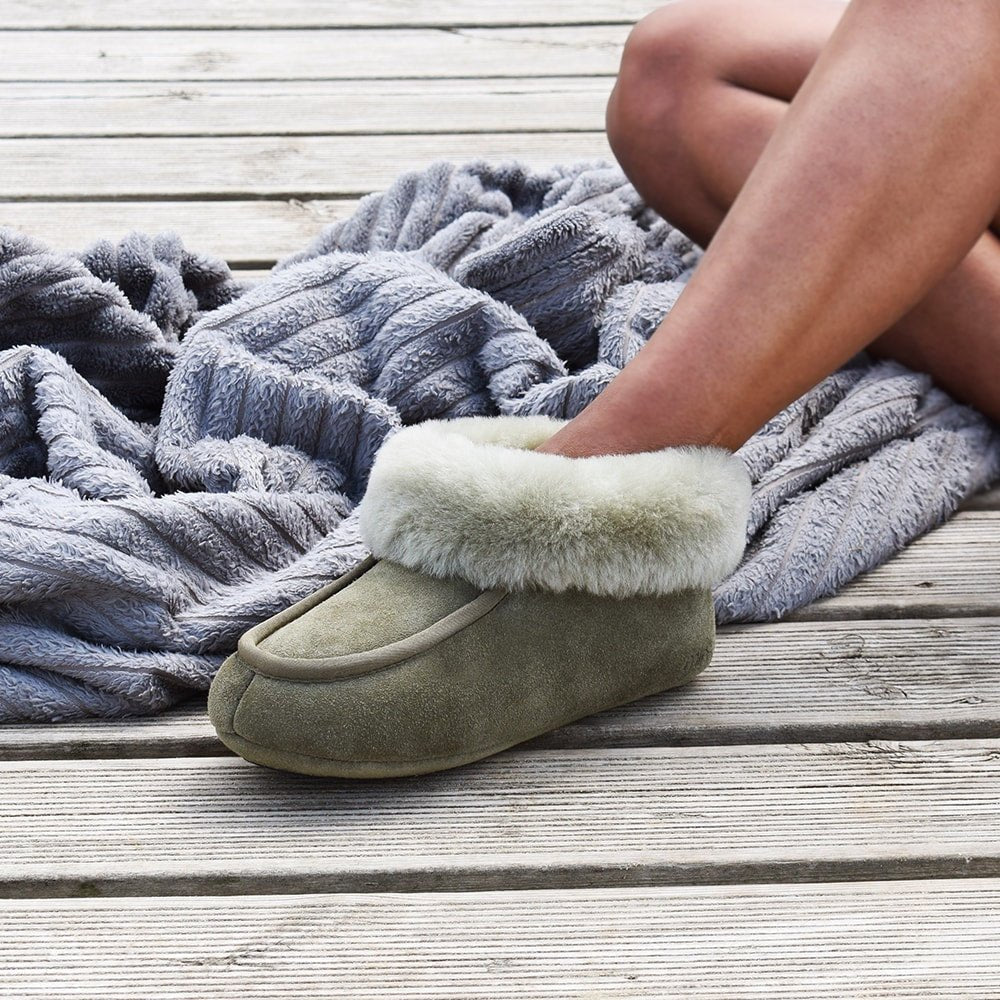 Minfot Fårskinnstofflor Hemse Med Sula Olive