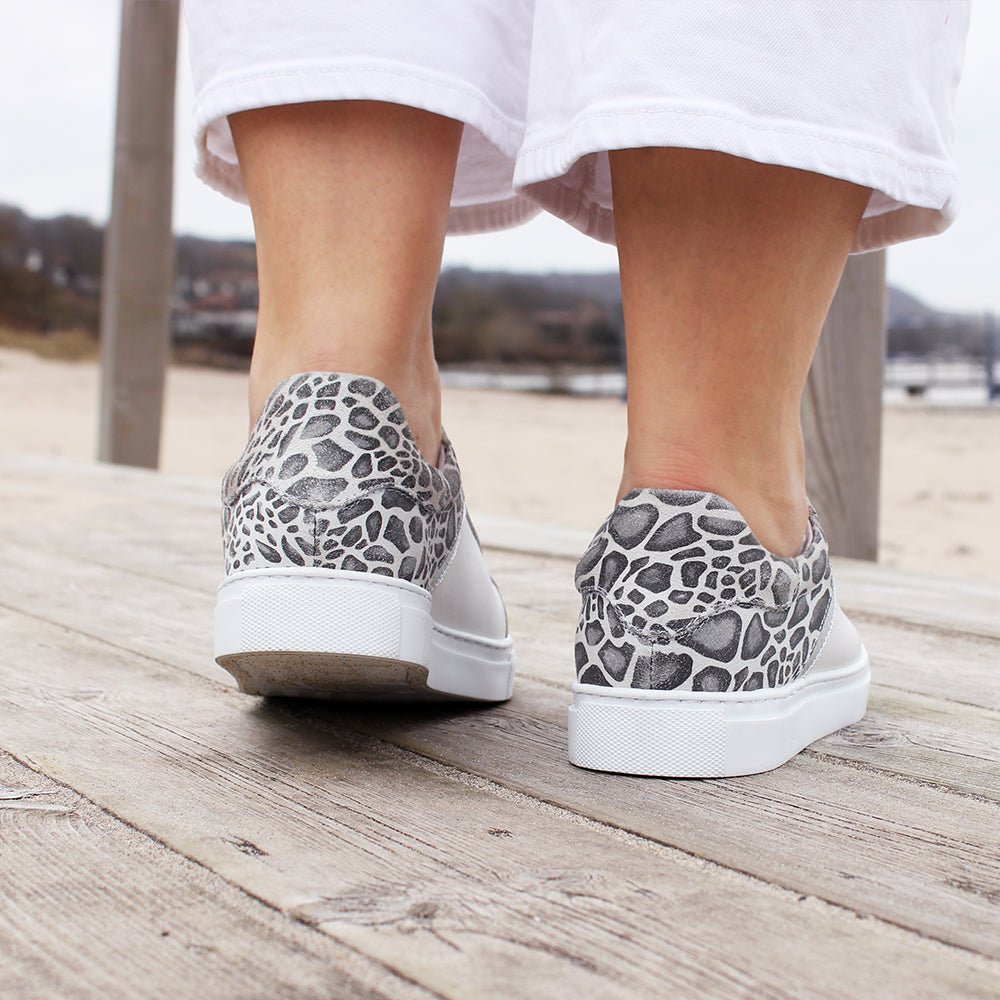 Minfot Comfort Sneakers Dam Skinn Leopard Vit