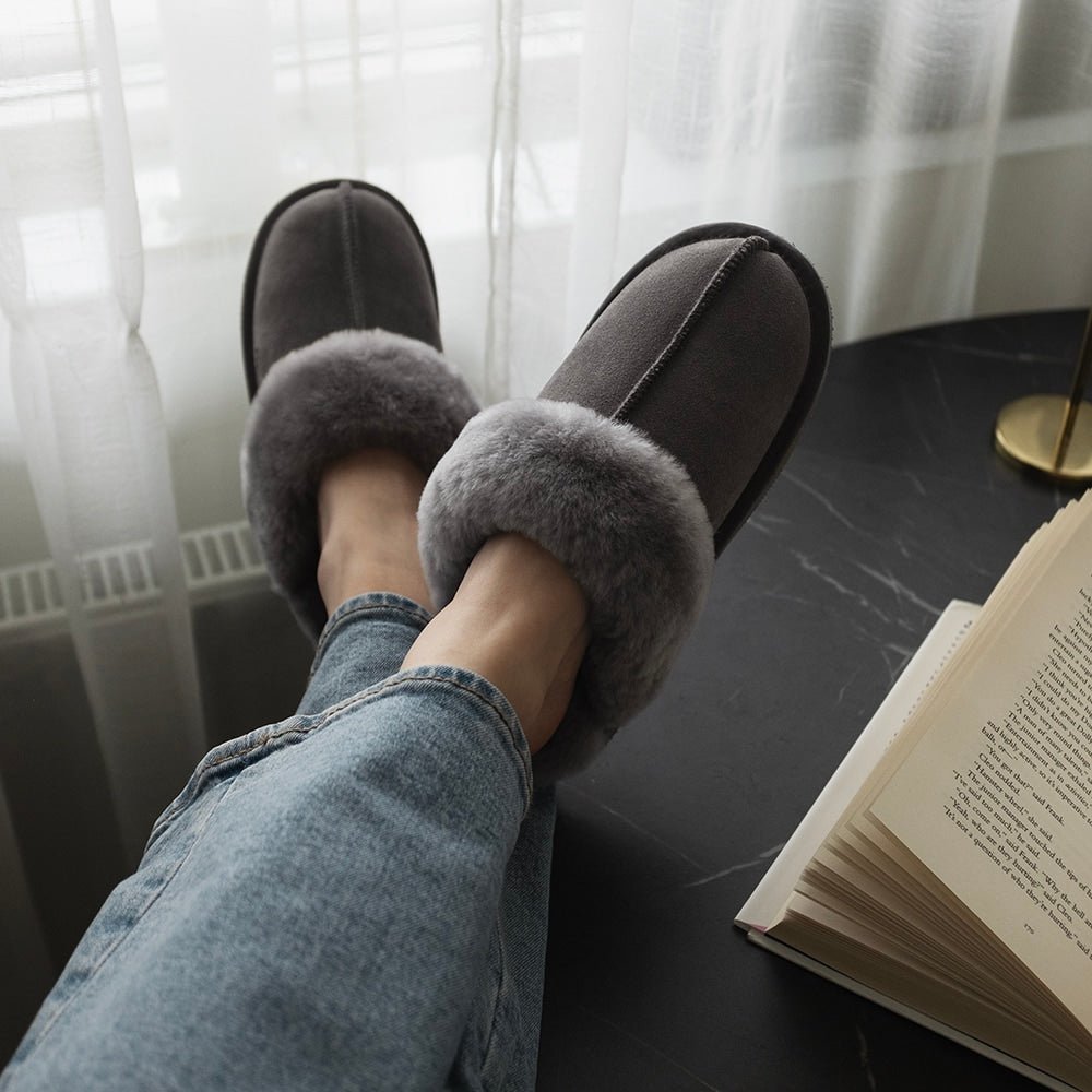 Minfot Fårskinnstofflor Slip-on Duved med sula Ljusgrå