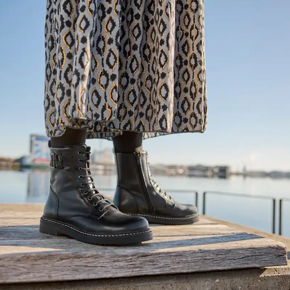 New Feet Annie Boots Snörning Dragkedja Svart