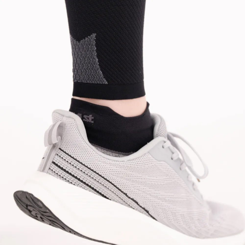 OS1st CS6 Calf Sleeves Kompressiosäärystimet Musta 1 pari
