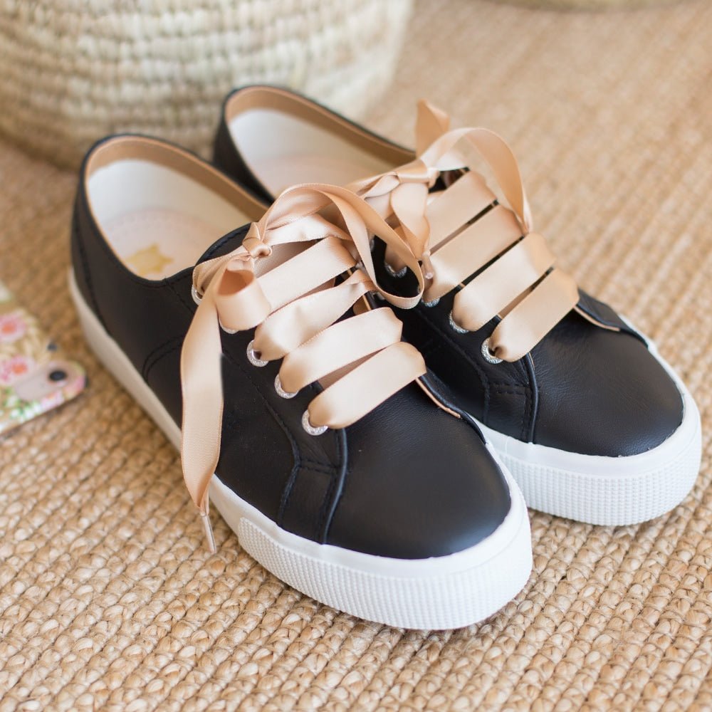 Springyard Skosnören Satin Champagne