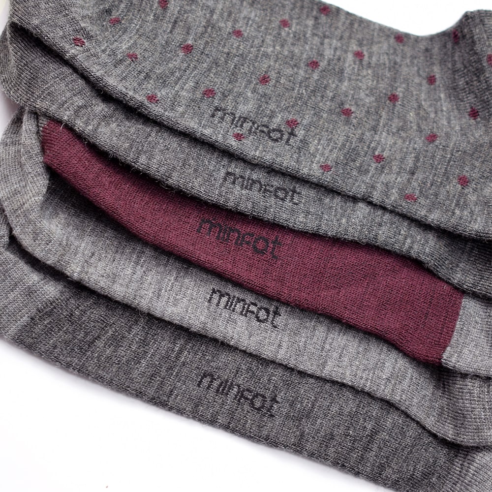 varma-strumpor-minfot-merinoull-bordo-mix